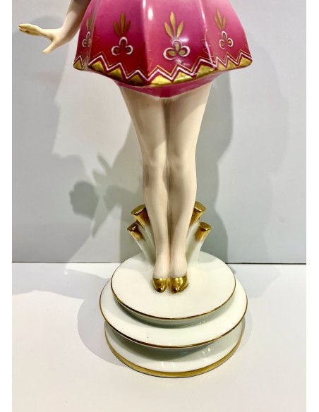 Bailarina de cerámica decó.