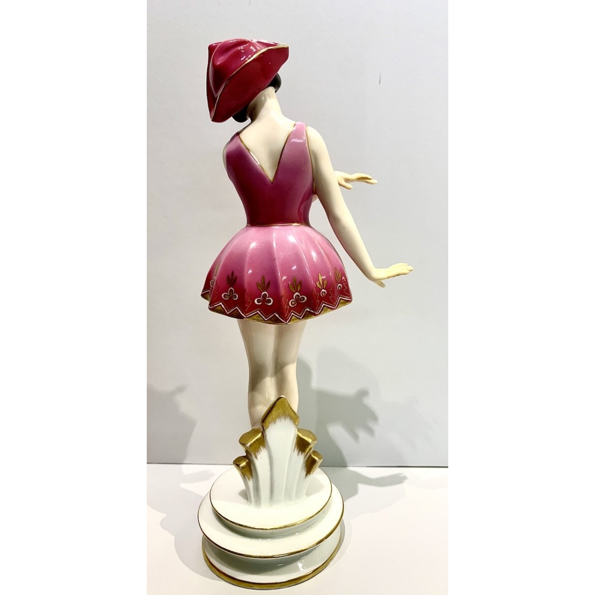 Bailarina de cerámica decó.