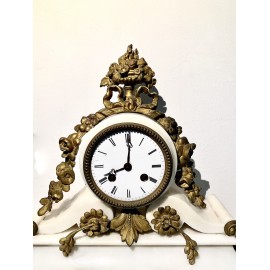 Reloj, pendulo de sobremesa del siglo XIX 2