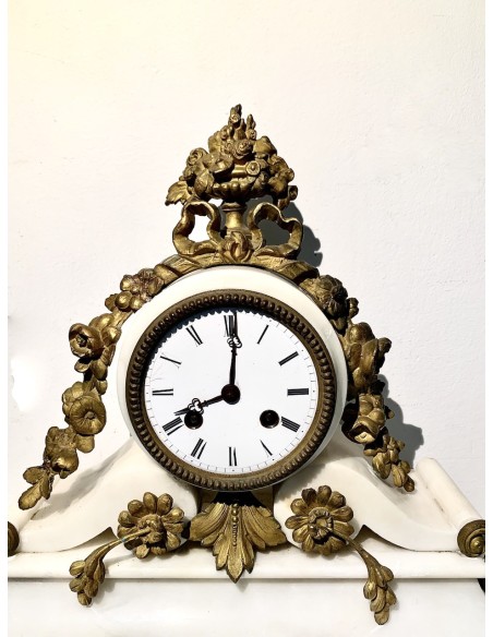 Reloj, pendulo de sobremesa del siglo XIX