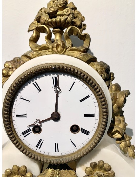 Reloj, pendulo de sobremesa del siglo XIX