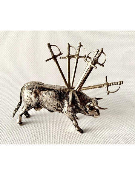 Toro palillero de plata de ley