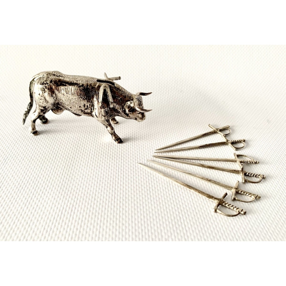 Toro palillero de plata de ley