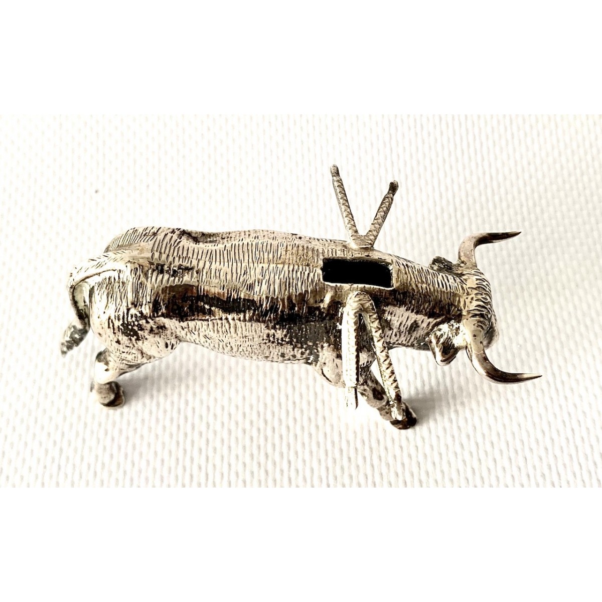 Toro palillero de plata de ley