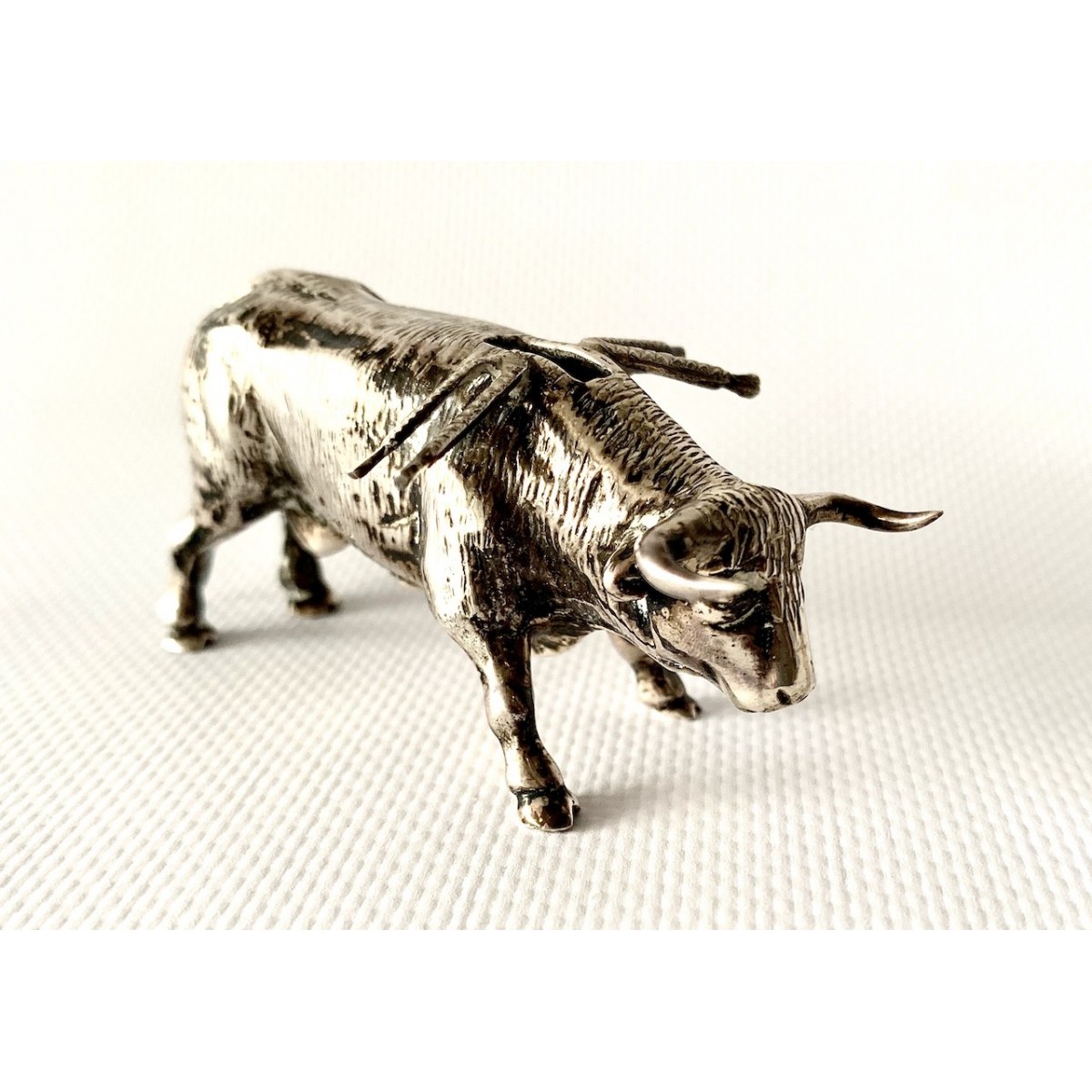 Toro palillero de plata de ley