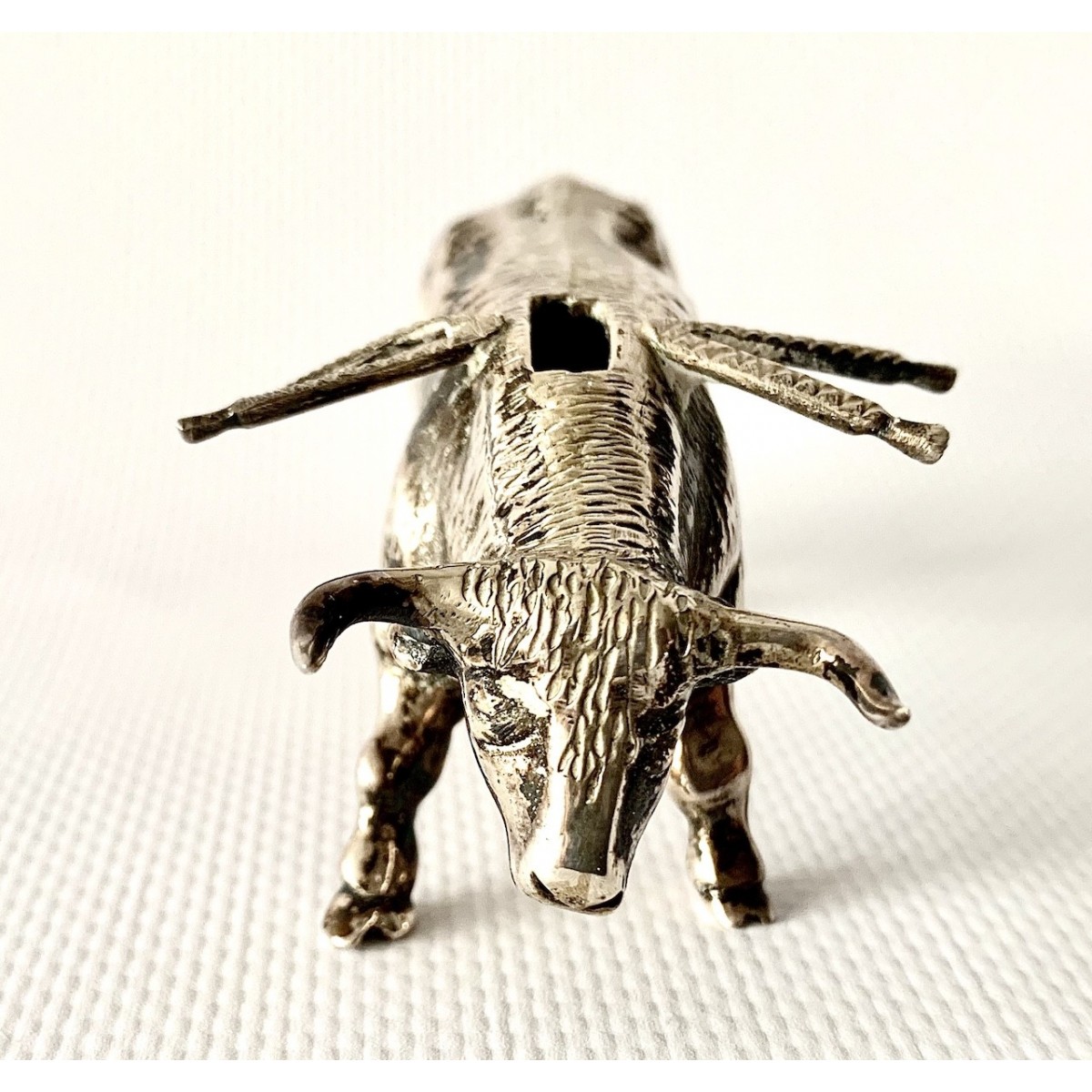 Toro palillero de plata de ley