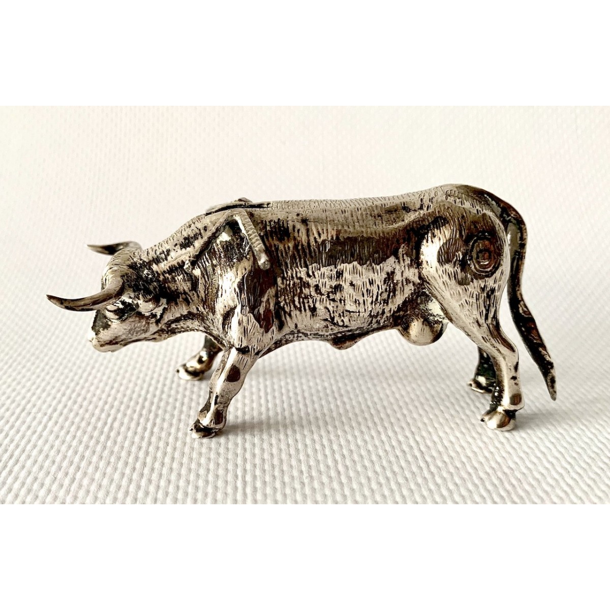 Toro palillero de plata de ley