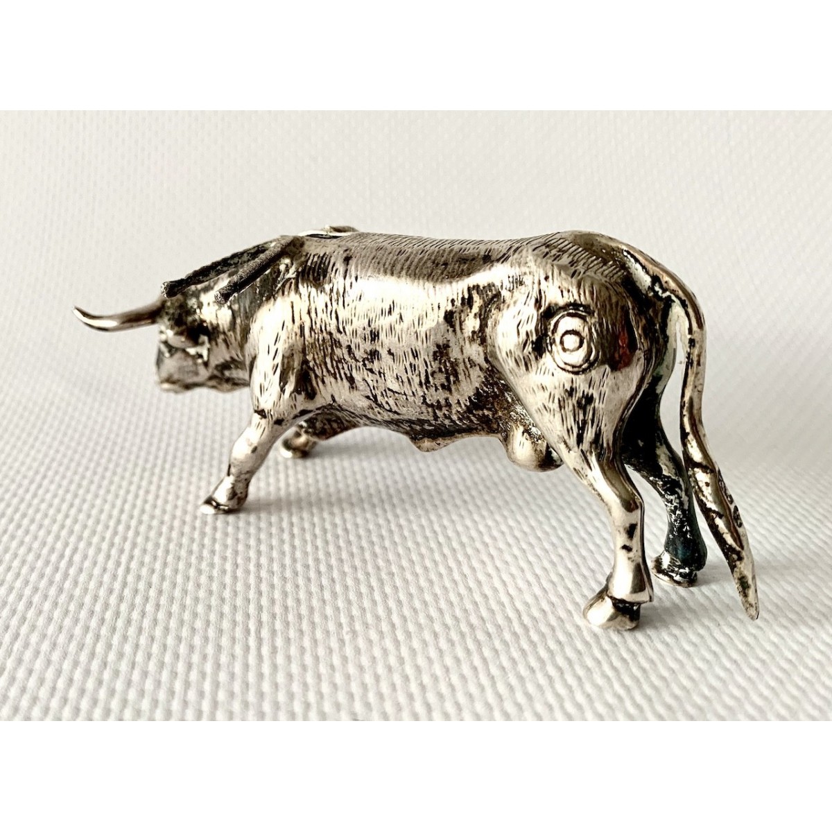 Toro palillero de plata de ley