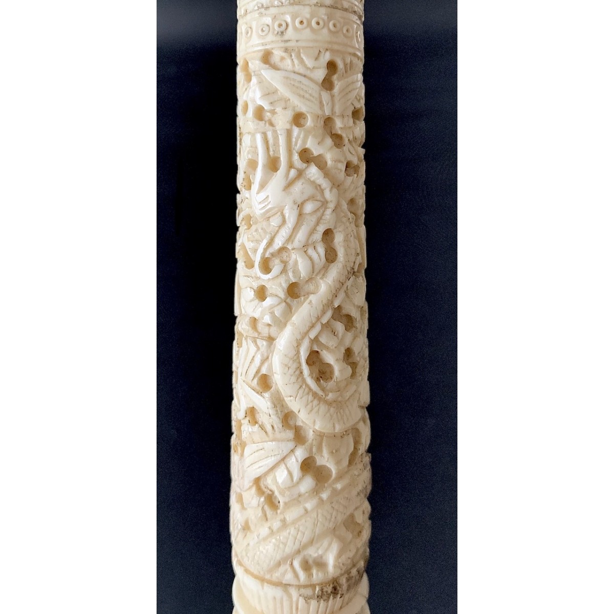 Bastone con manico d'osso intagliato dell' 800