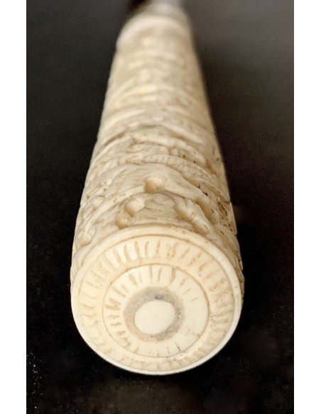 Bastone con manico d'osso intagliato dell' 800