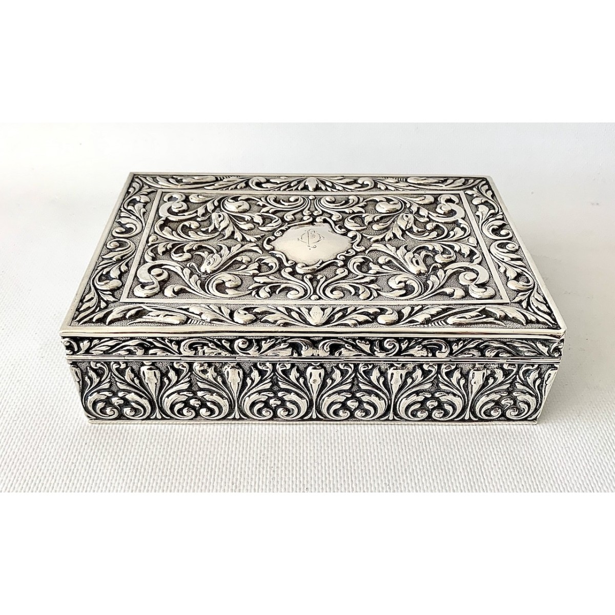 .Goie box in 925 Sterling silver