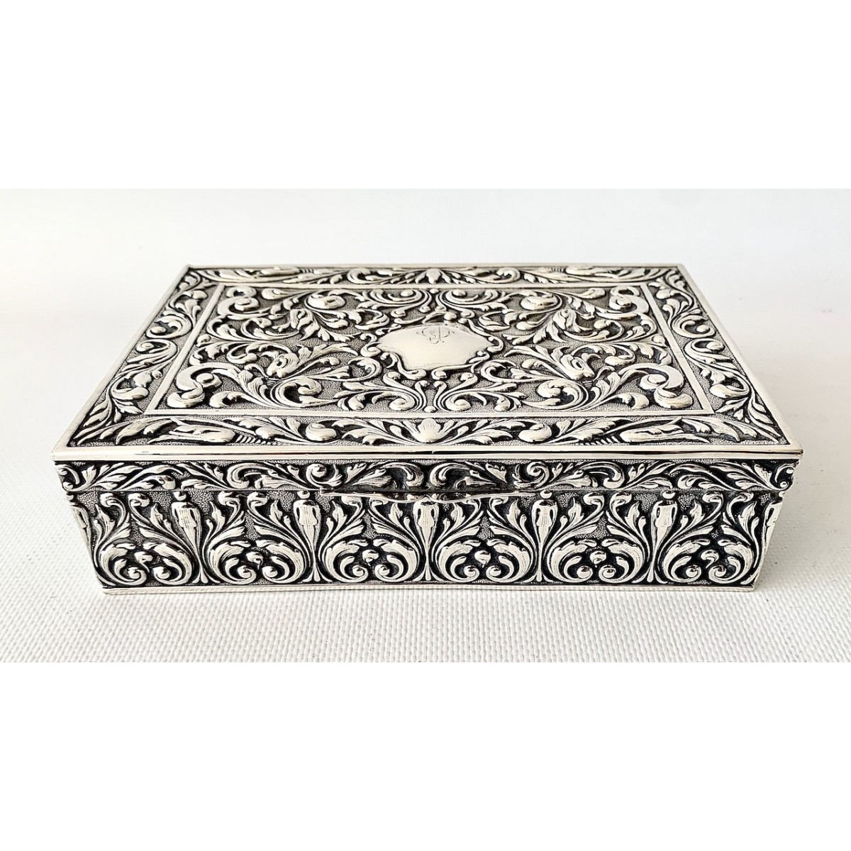 .Goie box in 925 Sterling silver