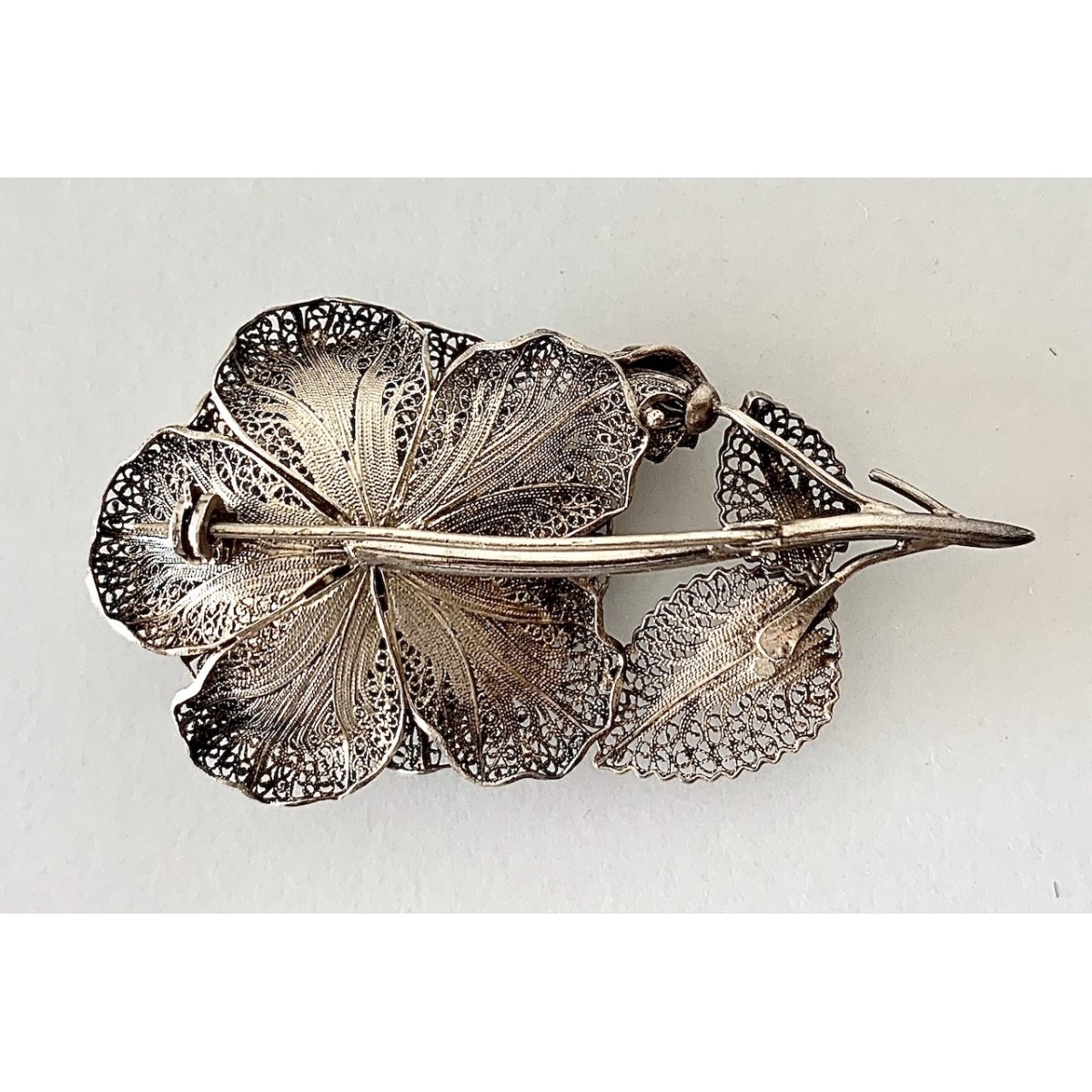 Spilla in filigrana d’argento 925 a forma di rosa