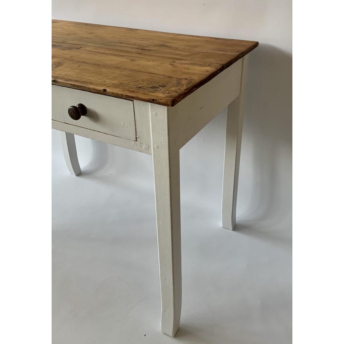 Mesa rustica de pino de principios del siglo XX