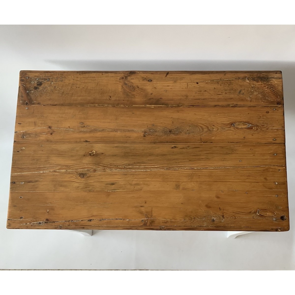 Mesa rustica de pino de principios del siglo XX