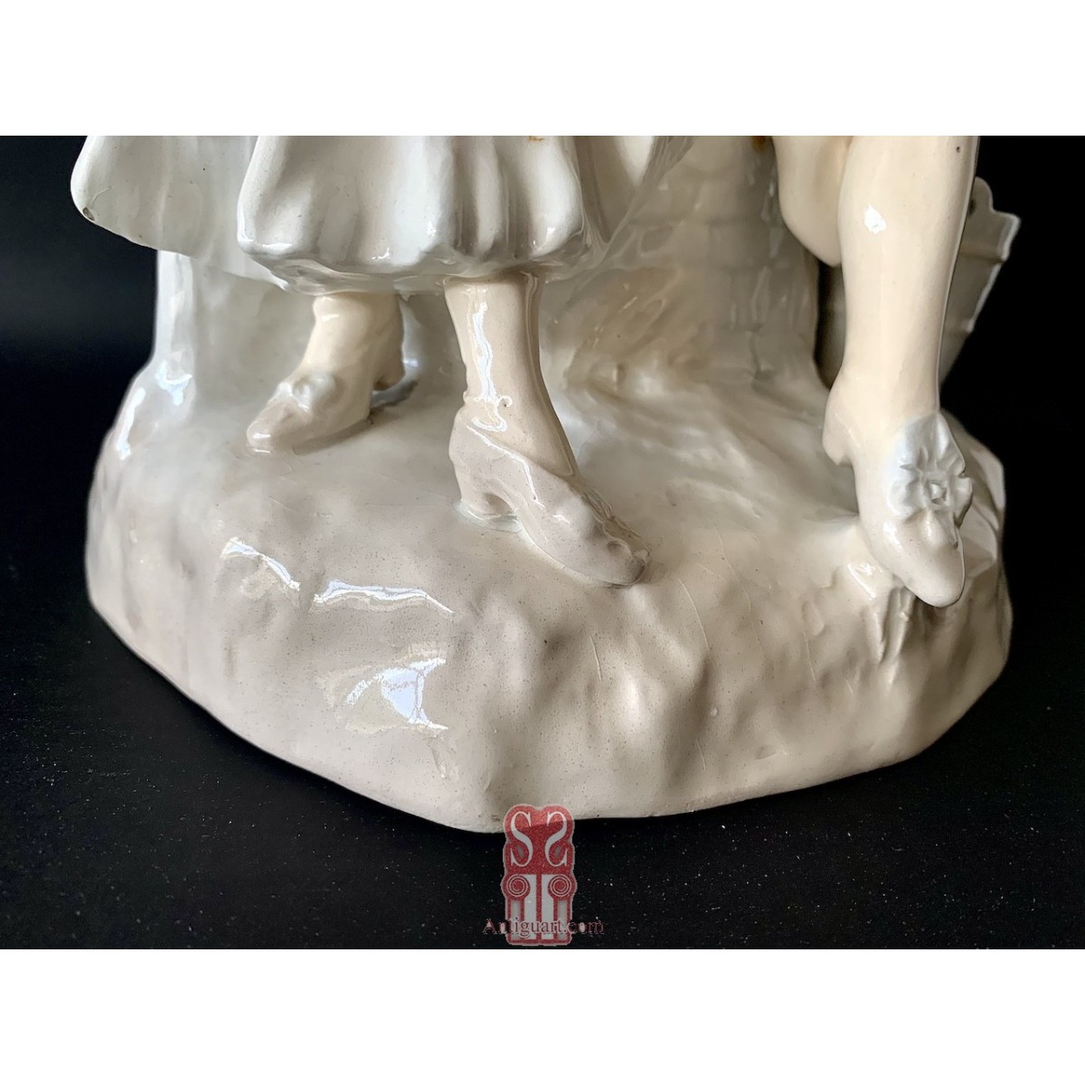 “Pareja de figuras delante al pozo” cerámica principios siglo XX