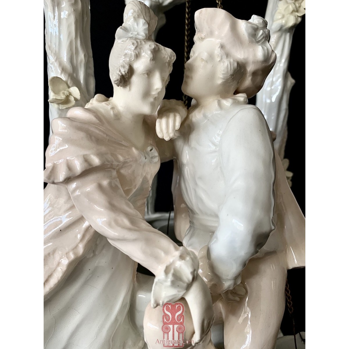 “Pareja de figuras delante al pozo” cerámica principios siglo XX
