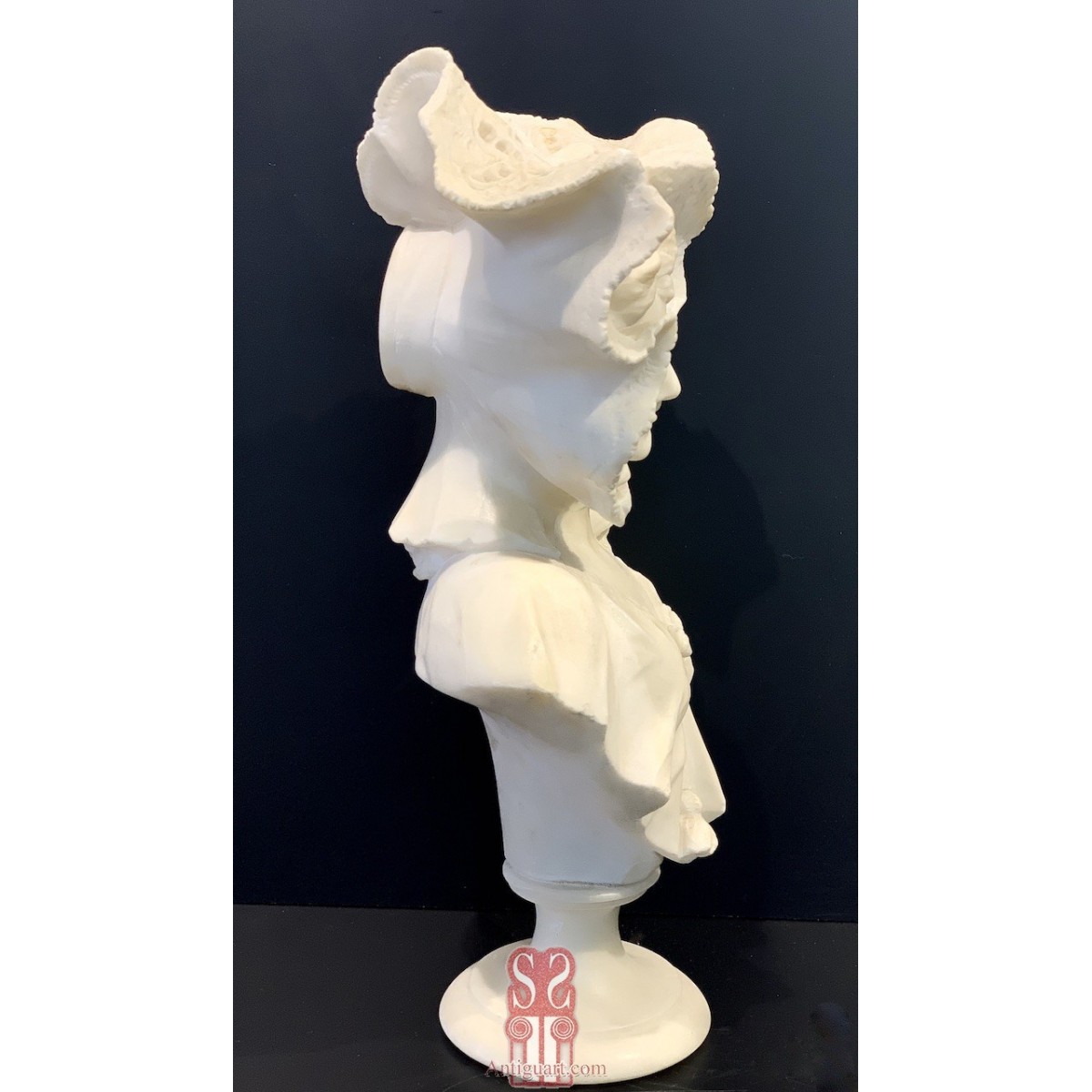 Busto de mármol de joven (1880-1910)