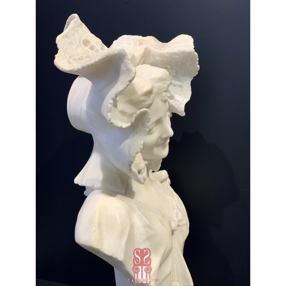 Busto de mármol de joven (1880-1910)