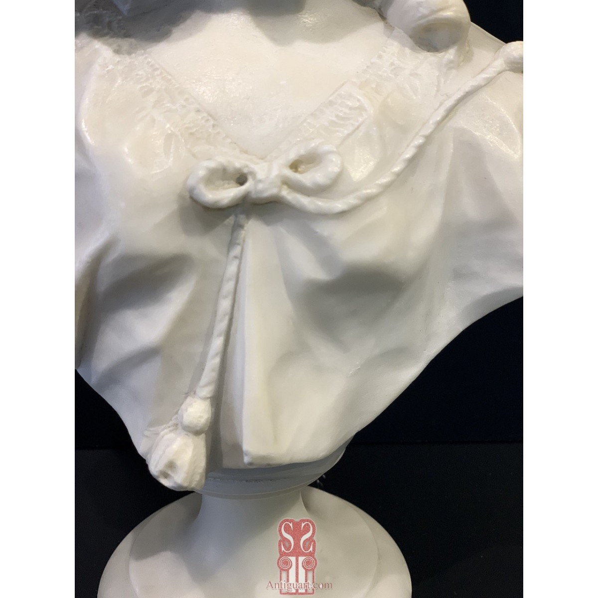 Busto de mármol de joven (1880-1910)