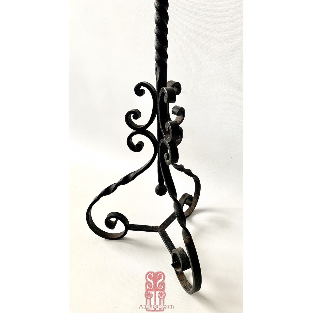 Pedestal of forged iron, final 19th