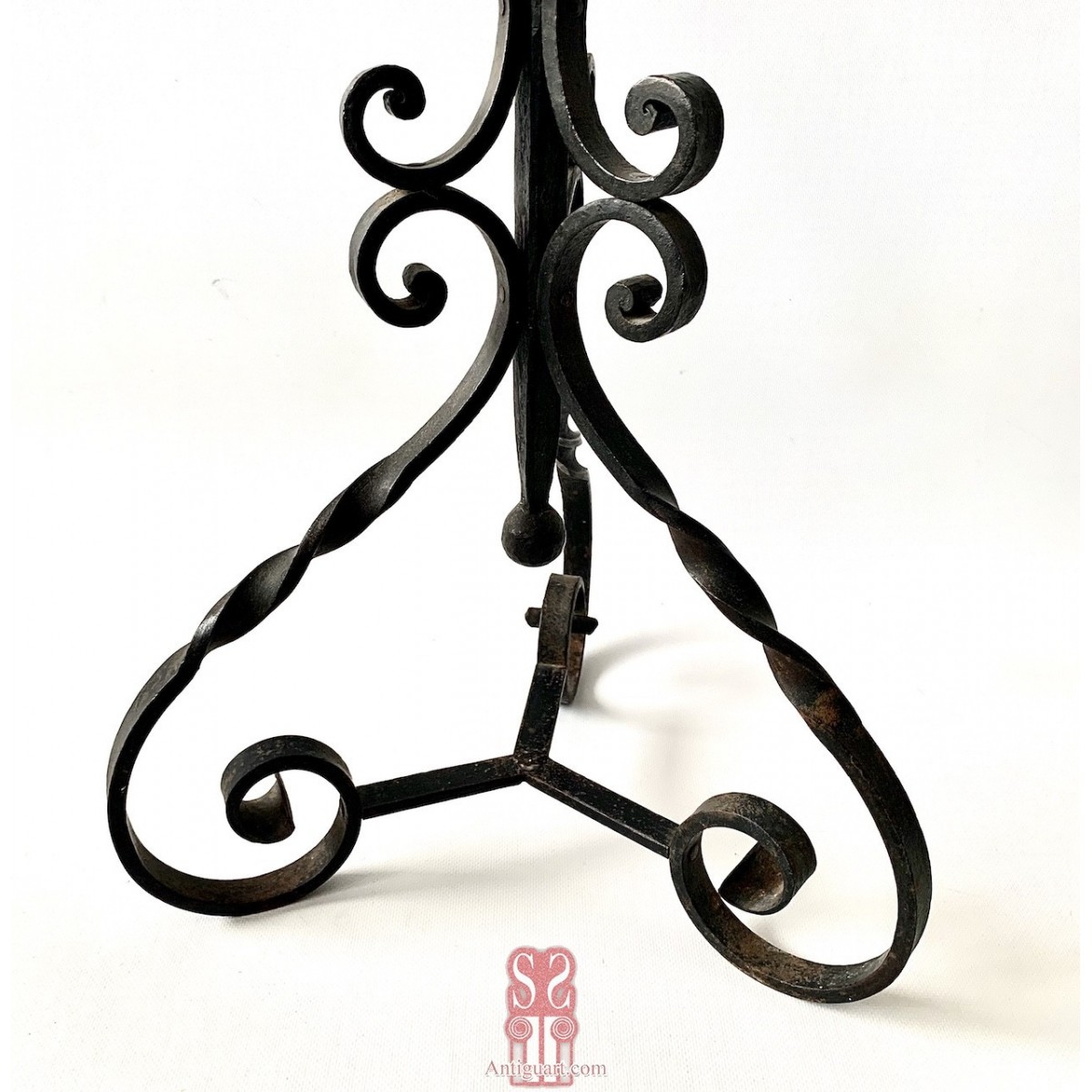 Pedestal of forged iron, final 19th