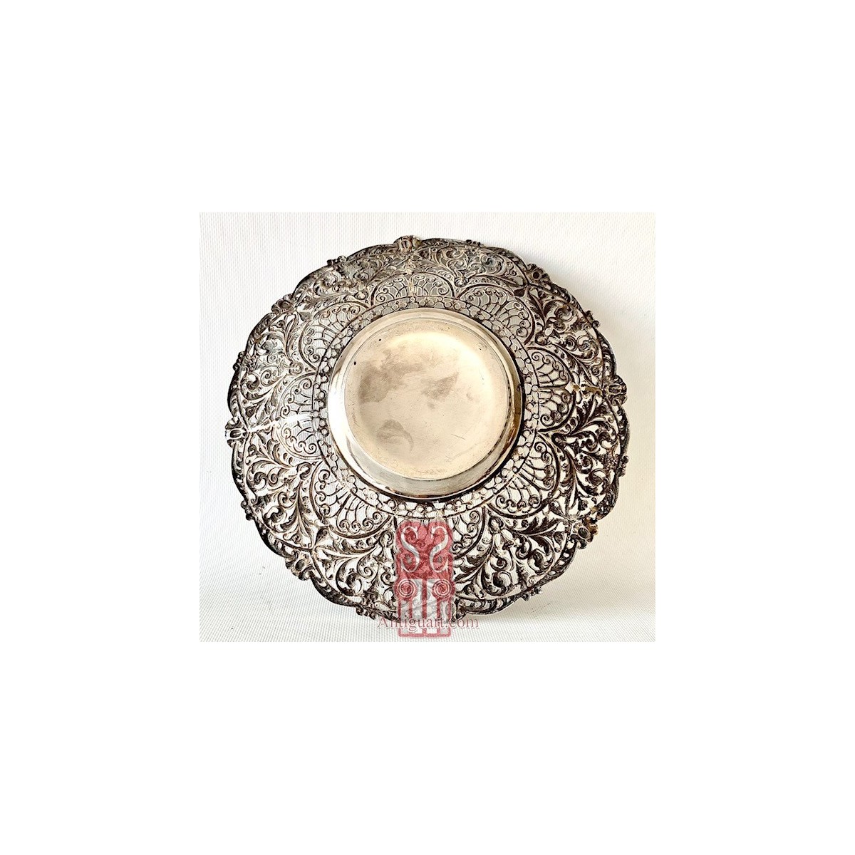 Plato de plata de ley finemente calada