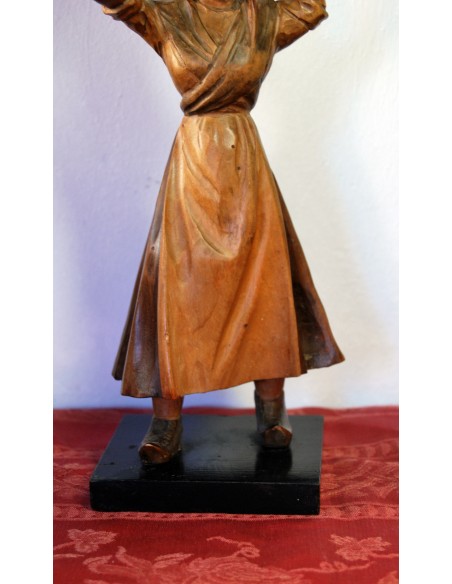 Campesina, talla de finales del siglo XIX.