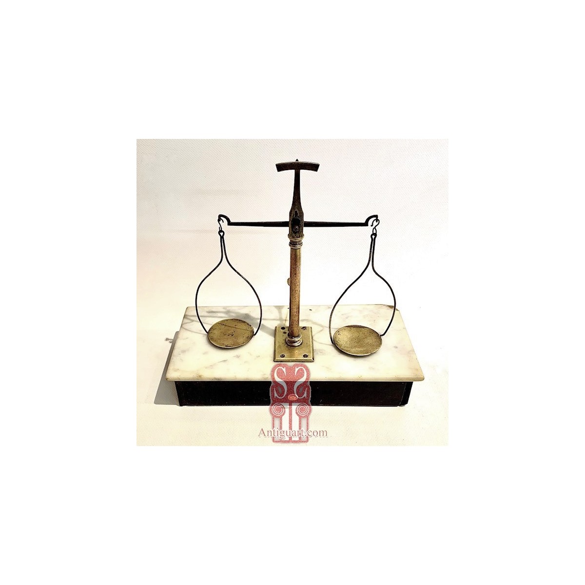 Balanza de precisión del siglo XIX.