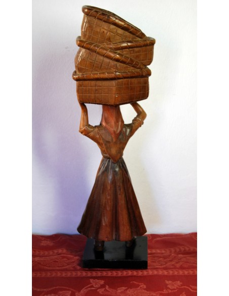 Campesina, talla de finales del siglo XIX.