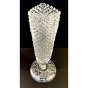 Jarrón de cristal tallado con base de plata
