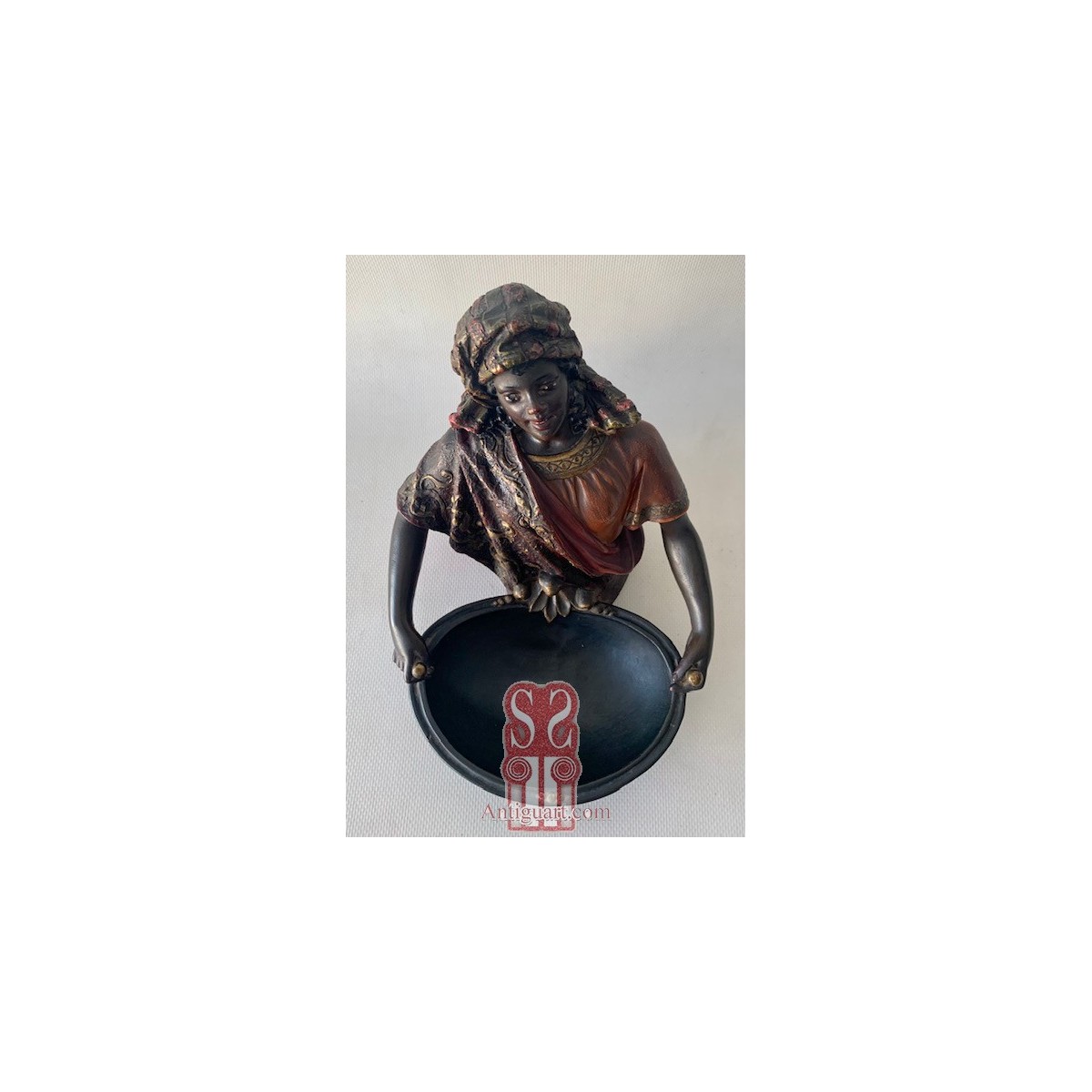 “Moro con bandeja” escultura de terracotta, principio siglo XX