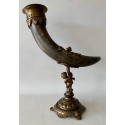Cuerno de asta con montura en bronce, siglo XIX