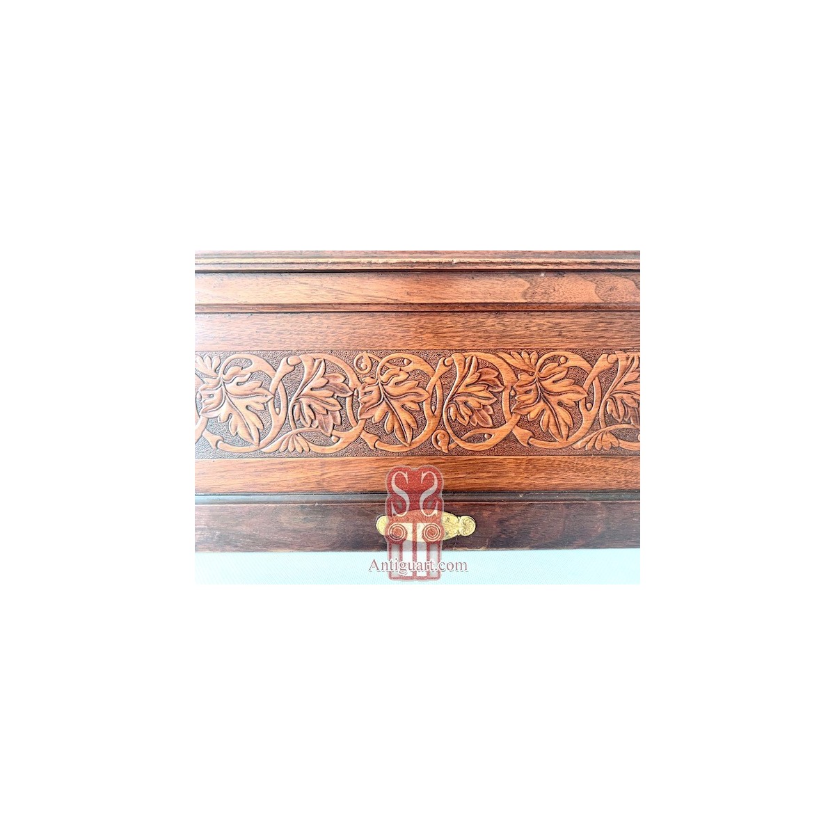 Caja joyero de caoba, principios del siglo XX