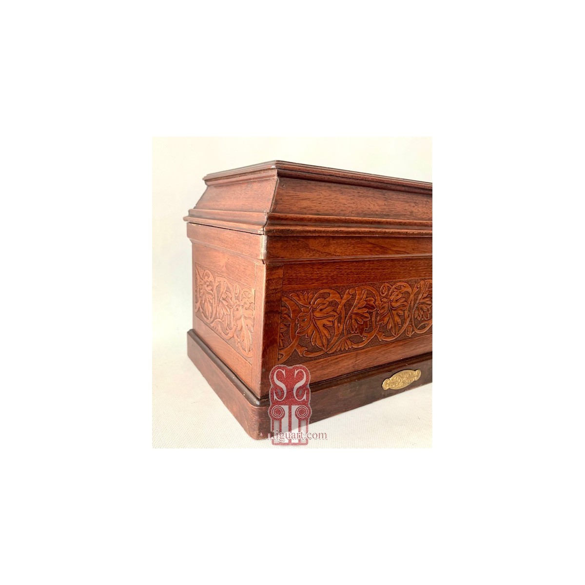 Caja joyero de caoba, principios del siglo XX