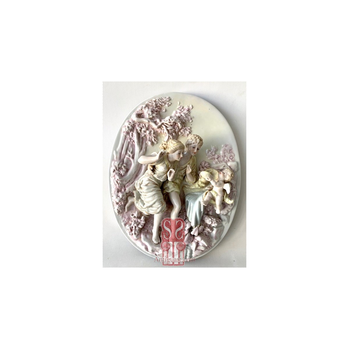 Altorrelieves de porcelana Meissen.