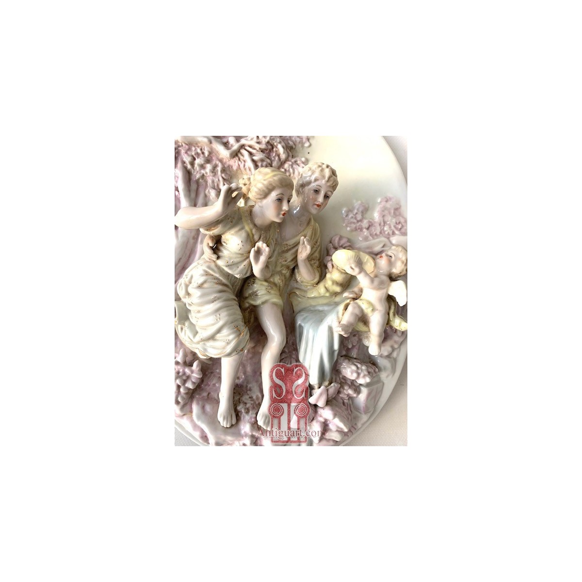 Altorrelieves de porcelana Meissen.