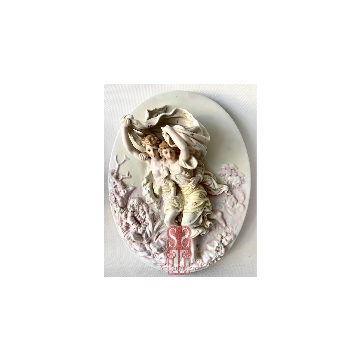 Altorrelieves de porcelana Meissen.