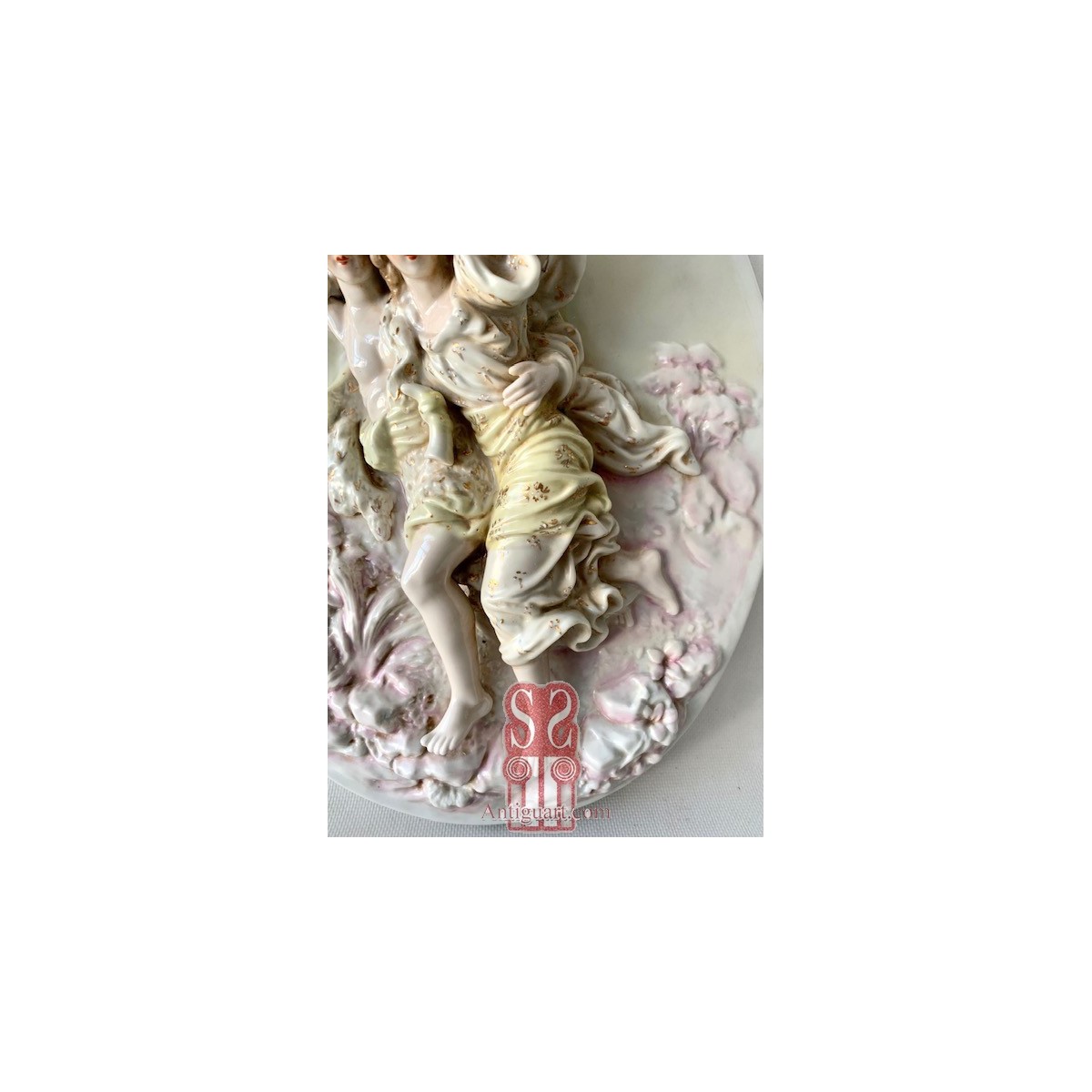 Altorrelieves de porcelana Meissen.