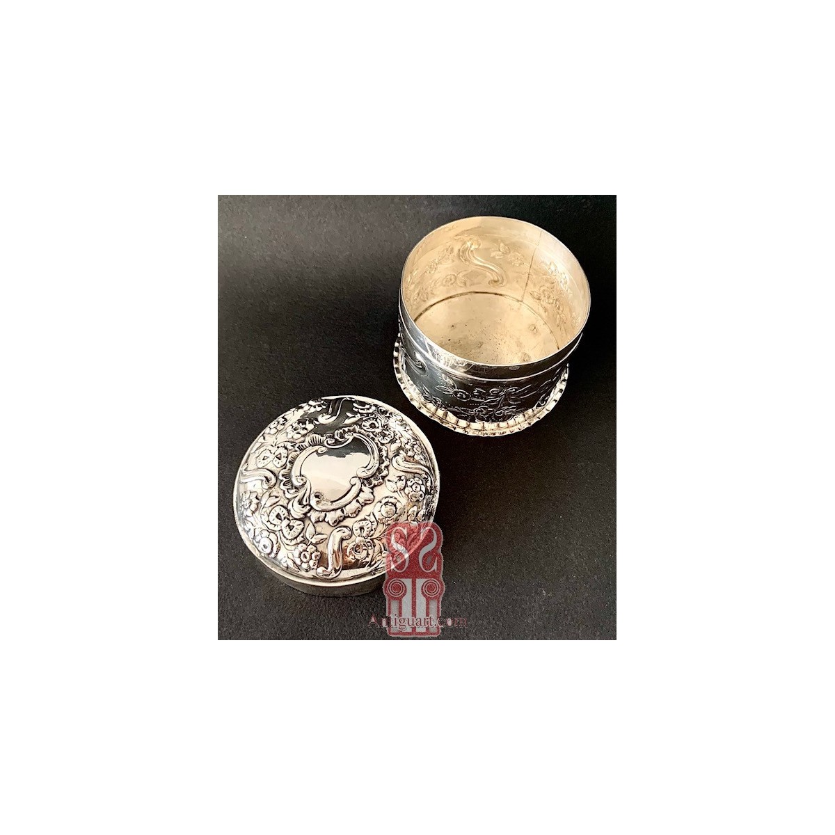 Scatola rotonda d’argento Sterling dell'800 inglese
