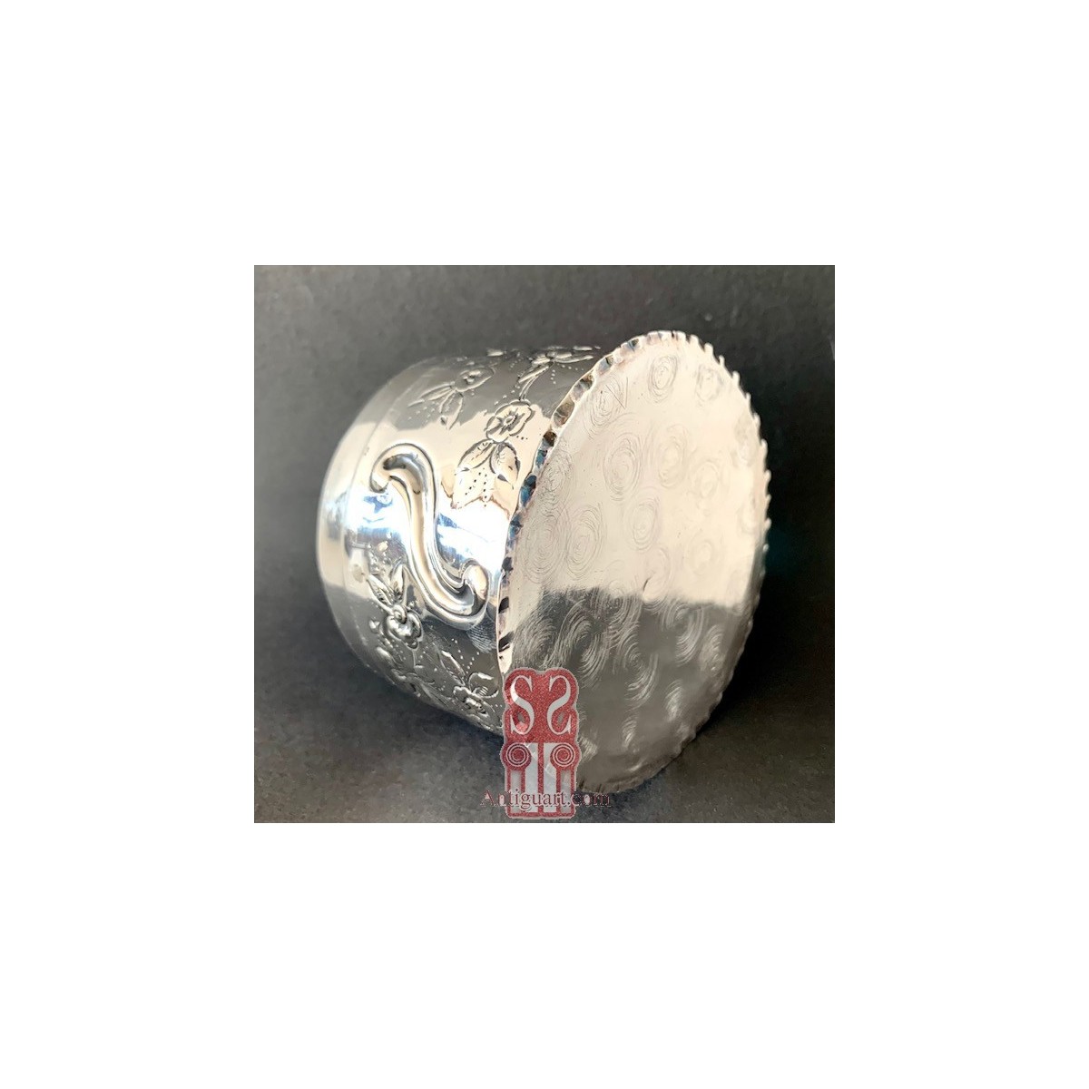 Scatola rotonda d’argento Sterling dell'800 inglese