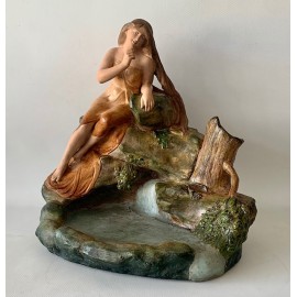 Lorenzo Vergnano “Mujer delante un lago” terracotta policromada