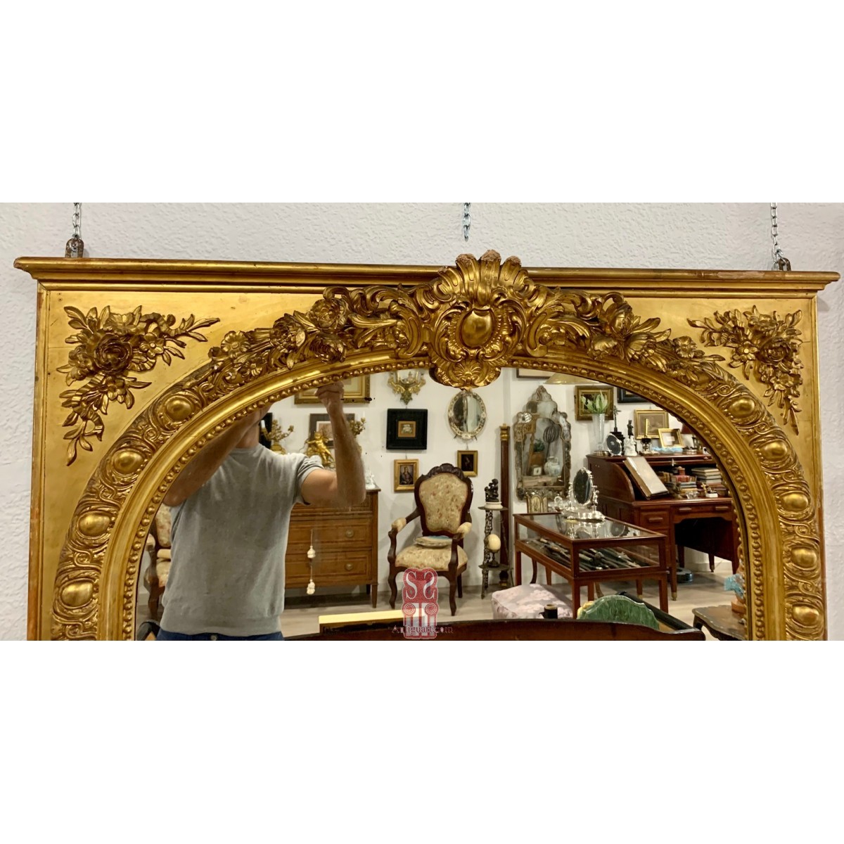 Grande espejo dorado del siglo XIX