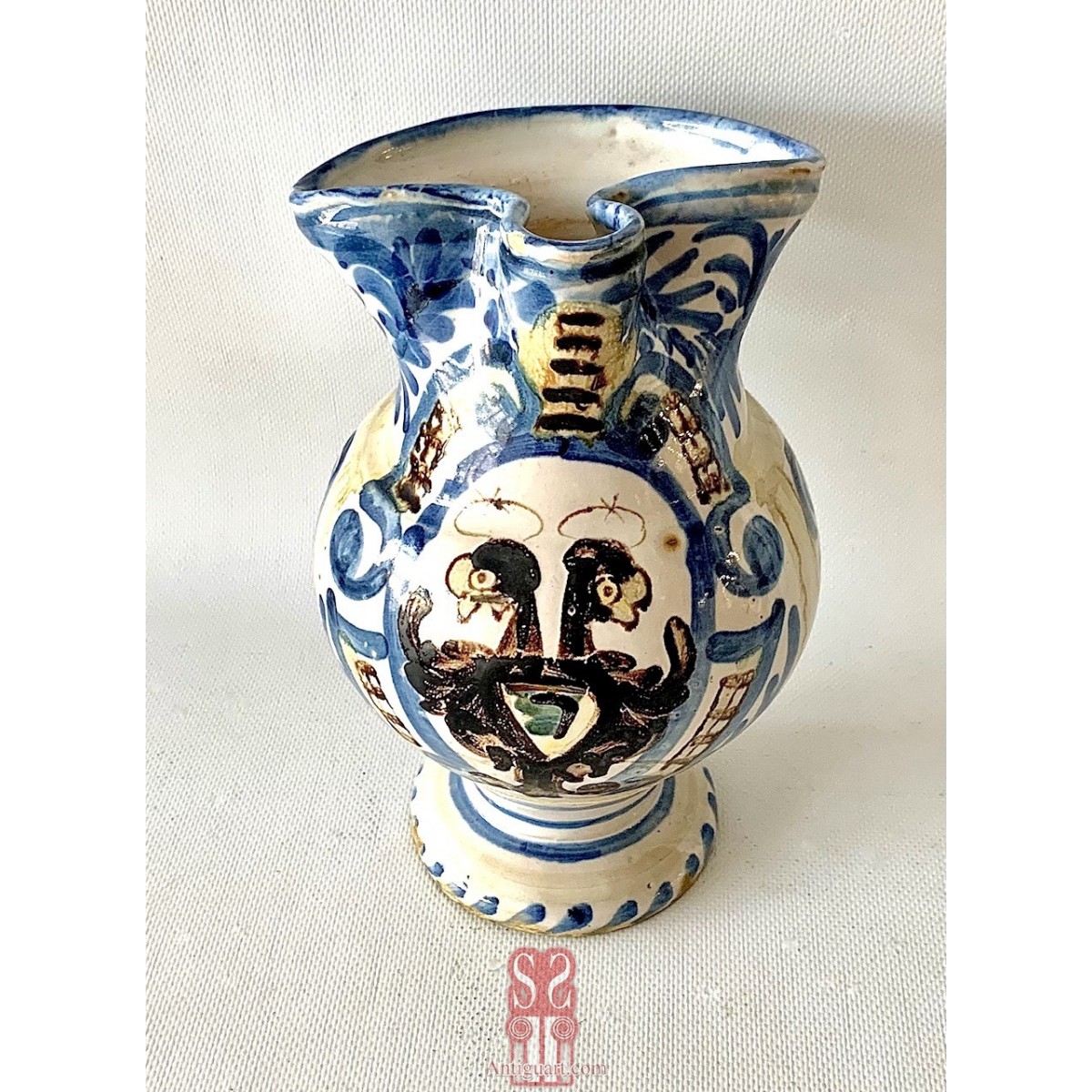 Jarra de mayólica, Pesaro Italia, finales siglo XVIII.