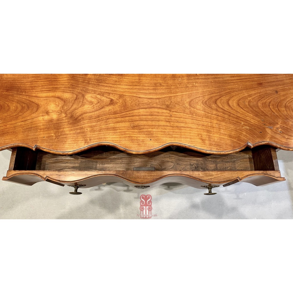 Comoda francesa arbaléte del siglo XVIII