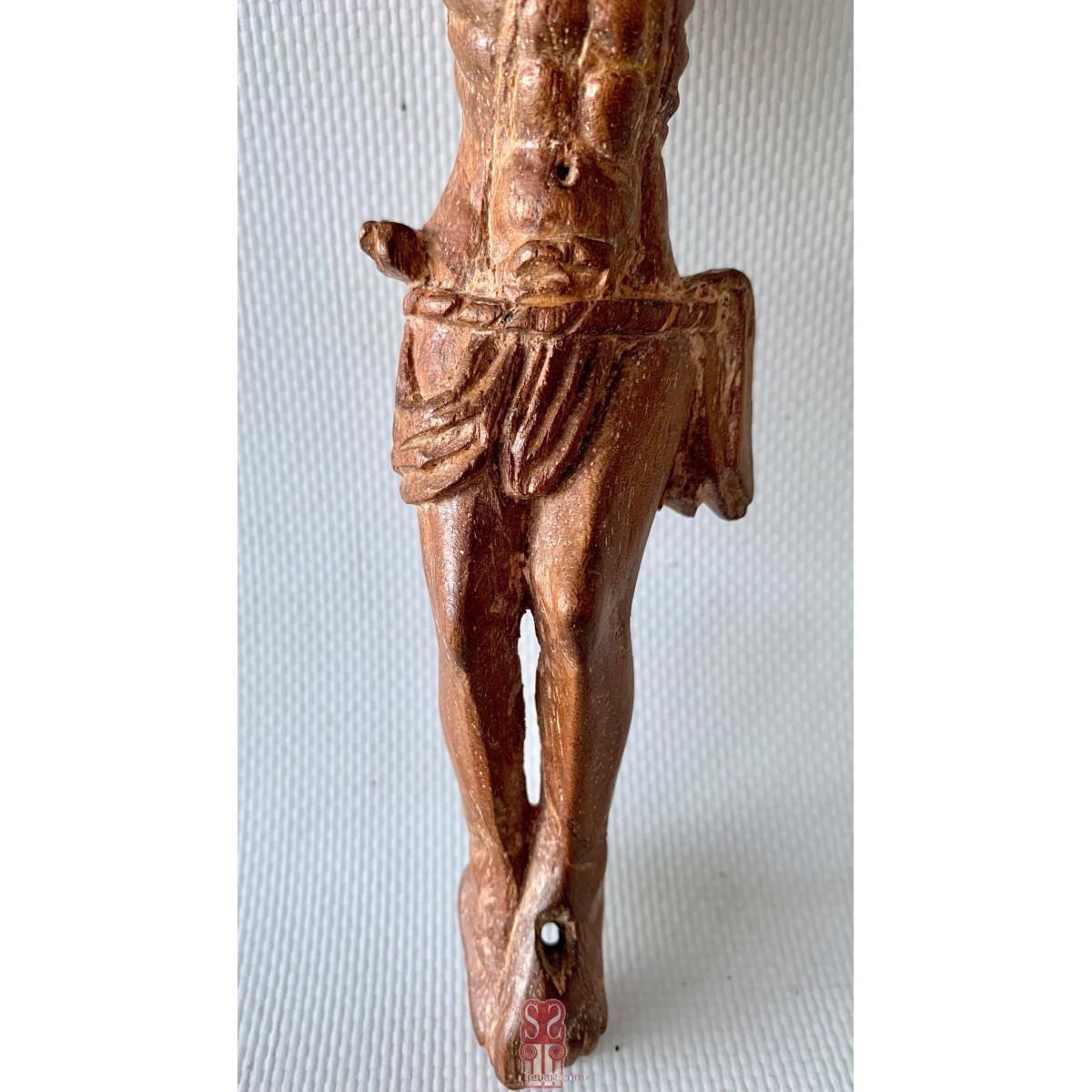 Cristo tallado en madera, tardo gótico. Siglo XV. Escuela castellana.