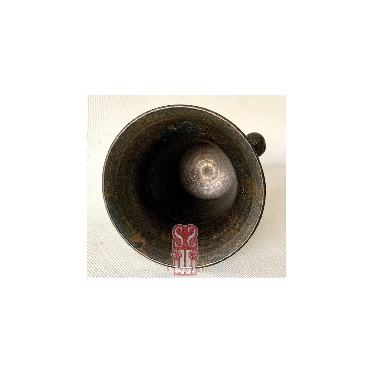 Mortero de bronce del siglo XVIII