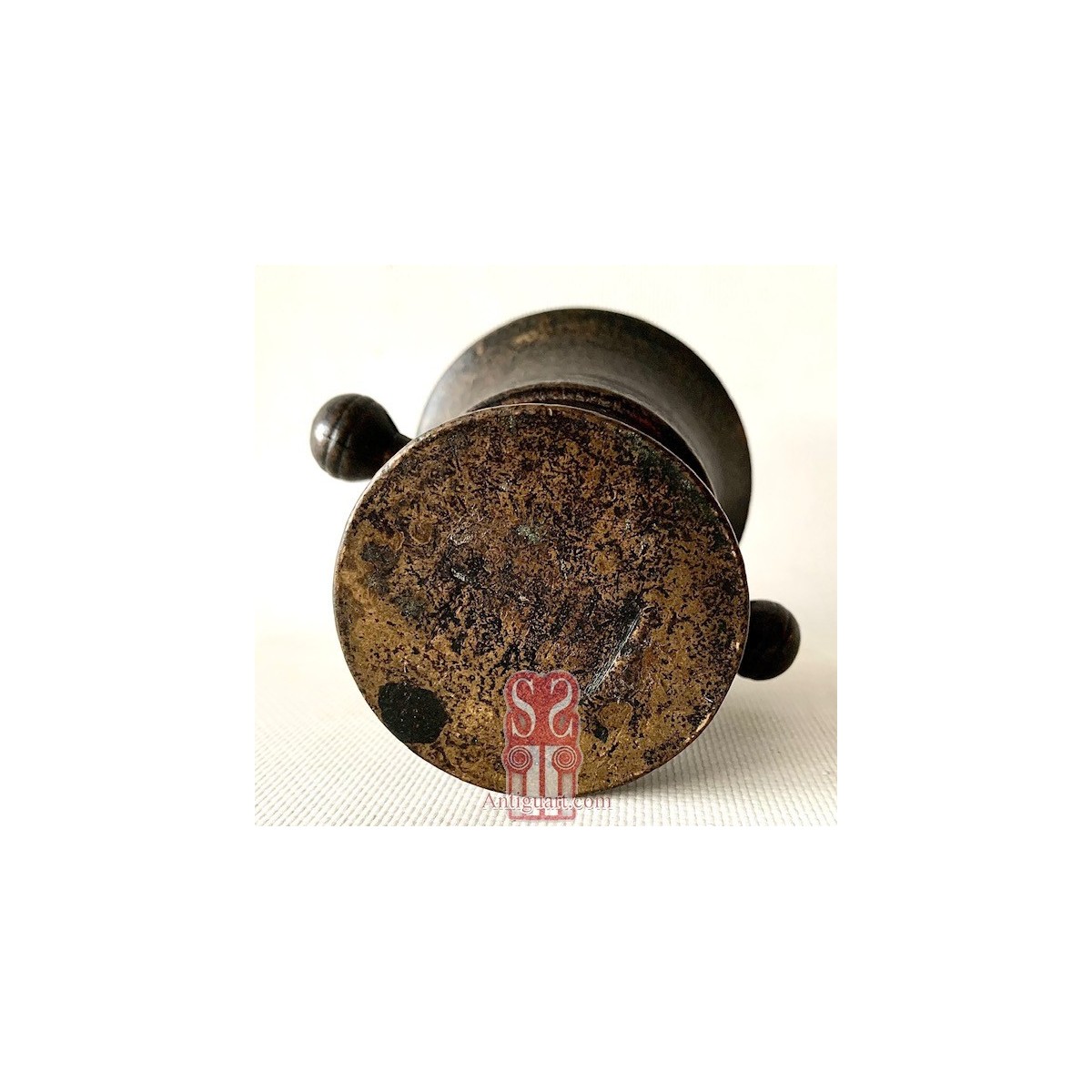 Mortero de bronce del siglo XVIII