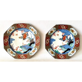 Pair of Imari dishes, Japan, late 19th century. 