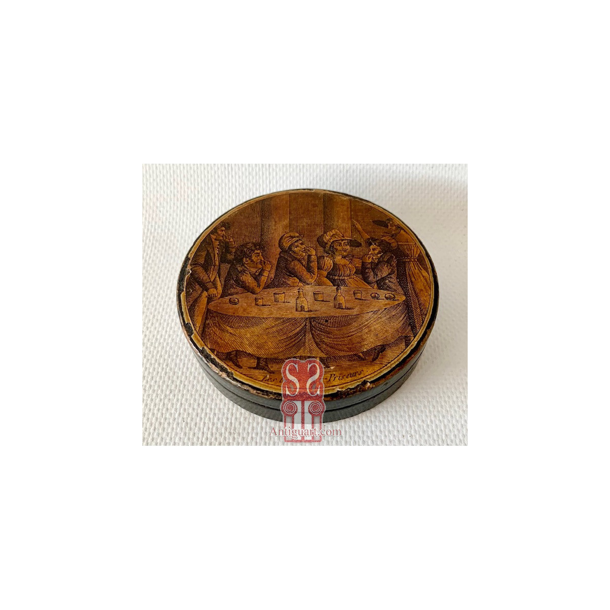 Round tobacco box 19th